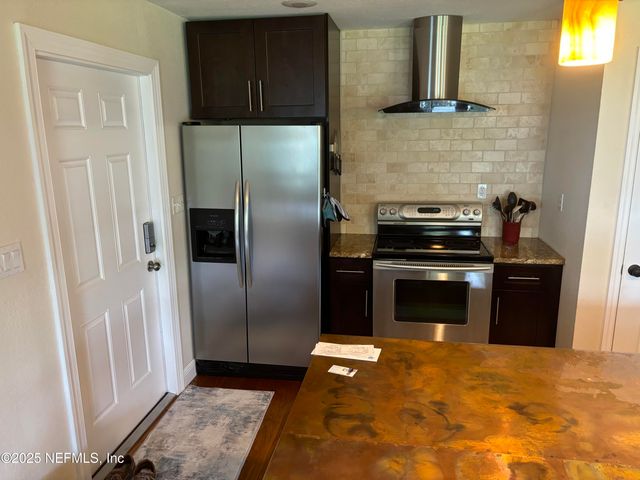 6001 BIRD ISLAND Drive, Lady Lake, FL 32159