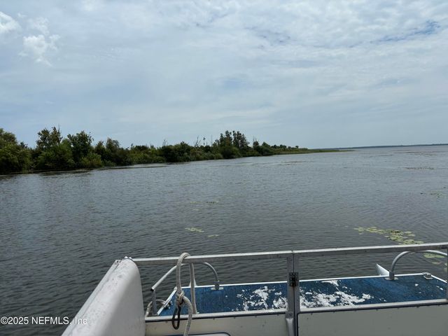 6001 BIRD ISLAND Drive, Lady Lake, FL 32159