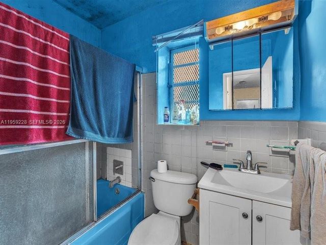 1355 NE 200th Ter, Miami, FL 33179