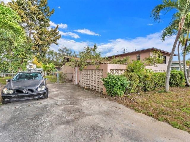 1355 NE 200th Ter, Miami, FL 33179