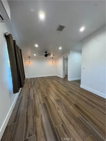 6439 Graves Avenue, Lake Balboa, CA 91605