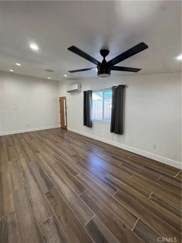 6439 Graves Avenue, Lake Balboa, CA 91605