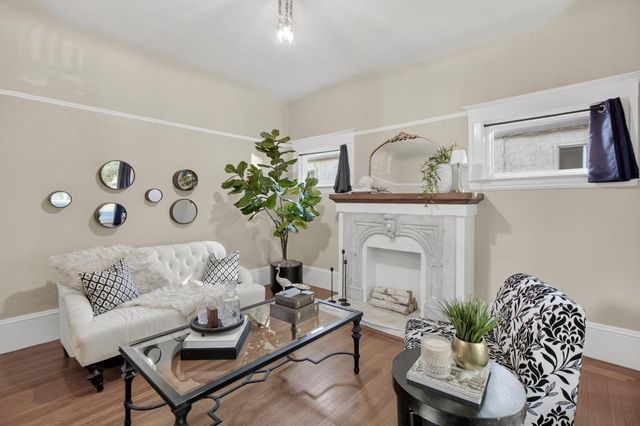 811 18th St, Sacramento, CA 95811