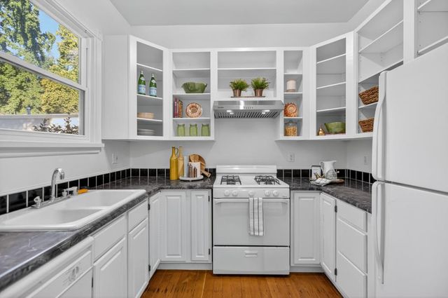 811 18th St, Sacramento, CA 95811