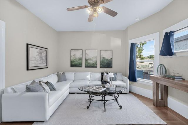 811 18th St, Sacramento, CA 95811