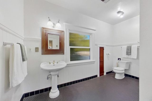 811 18th St, Sacramento, CA 95811