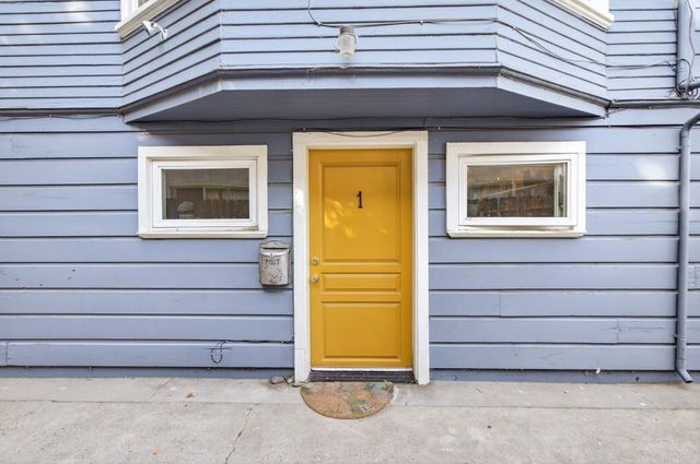 811 18th St, Sacramento, CA 95811