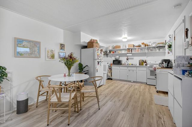 811 18th St, Sacramento, CA 95811