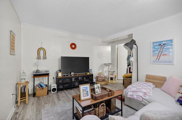 811 18th St, Sacramento, CA 95811