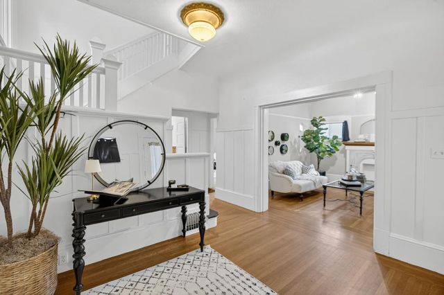 811 18th St, Sacramento, CA 95811