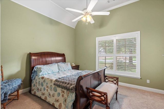 210 SAUNDERS CREEK CIR, Rossville, TN 38066