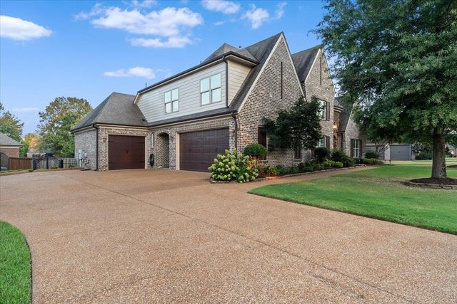 210 SAUNDERS CREEK CIR, Rossville, TN 38066