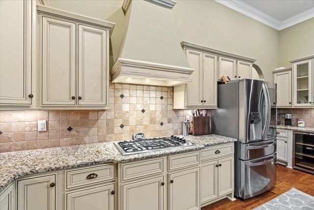 210 SAUNDERS CREEK CIR, Rossville, TN 38066