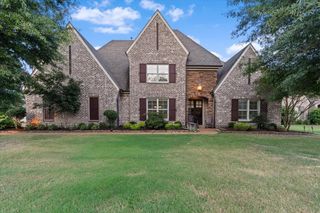 210 SAUNDERS CREEK CIR, Rossville, TN 38066