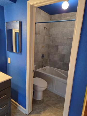 7707 Candlegreen Lane, Houston, TX 77071