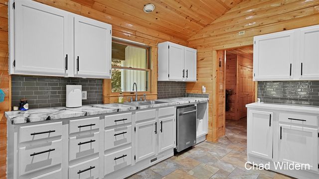 7200 Knapp Street, Ada, MI 49301