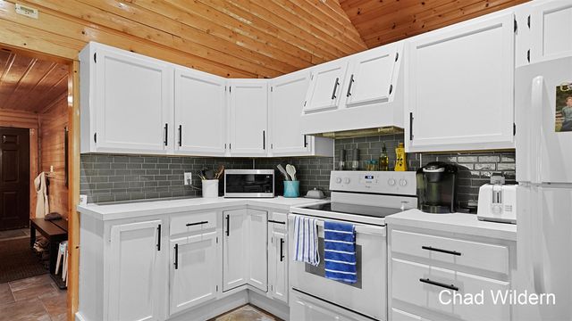 7200 Knapp Street, Ada, MI 49301