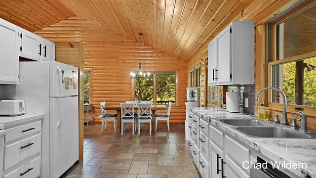 7200 Knapp Street, Ada, MI 49301