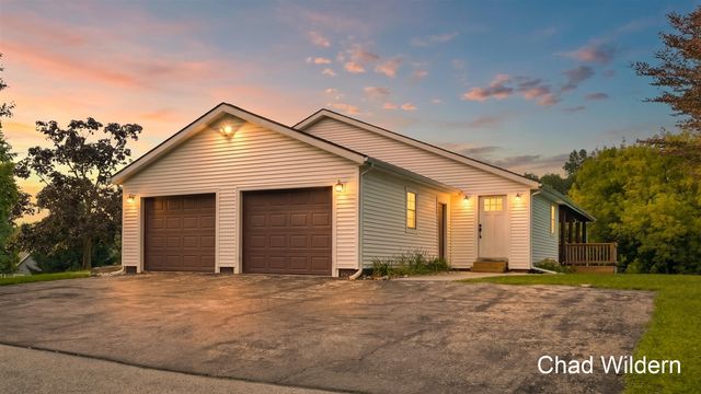7200 Knapp Street, Ada, MI 49301