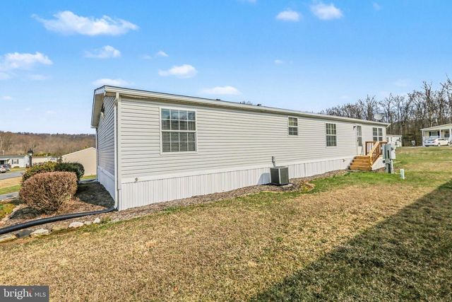 71 MEADOWVIEW DR, New Bloomfield, PA 17068