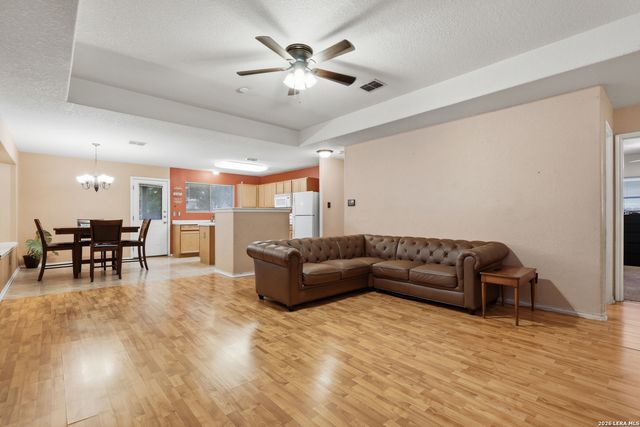 9014 LAGUNA FLS, San Antonio, TX 78251