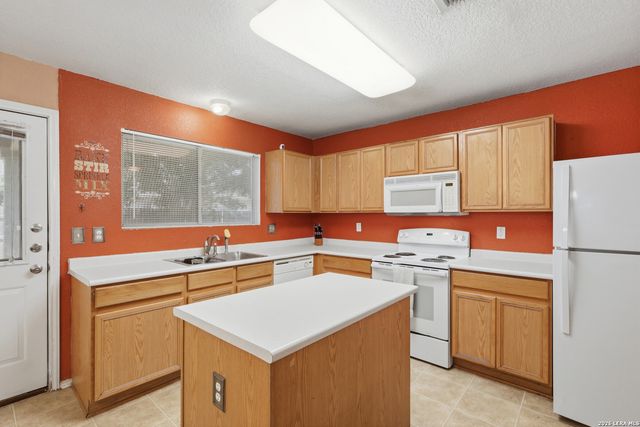 9014 LAGUNA FLS, San Antonio, TX 78251