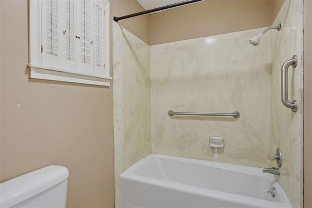 1249 Bayouwood Drive S, Lake Charles, LA 70605