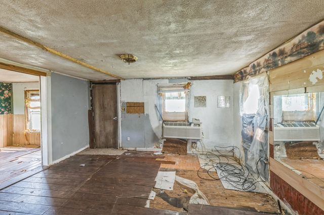 461 Turkey Creek, Mineral Wells, TX 76067
