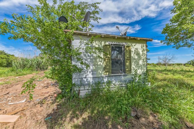 461 Turkey Creek, Mineral Wells, TX 76067