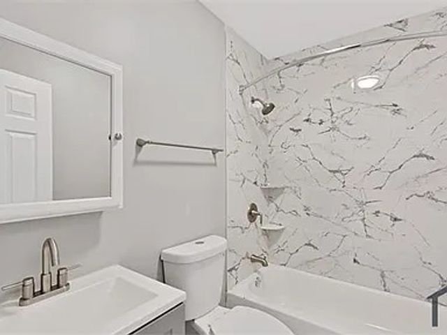 5144 S HERMITAGE Avenue, Chicago, IL 60609