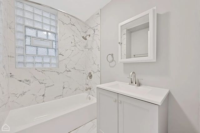 5144 S HERMITAGE Avenue, Chicago, IL 60609
