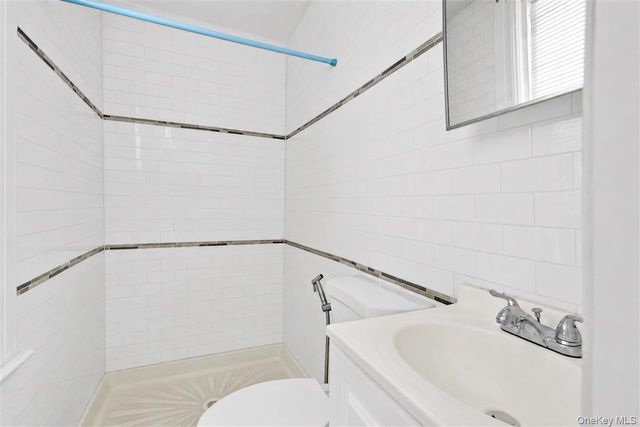 86-16 120th Street, Richmond Hill, NY 11418