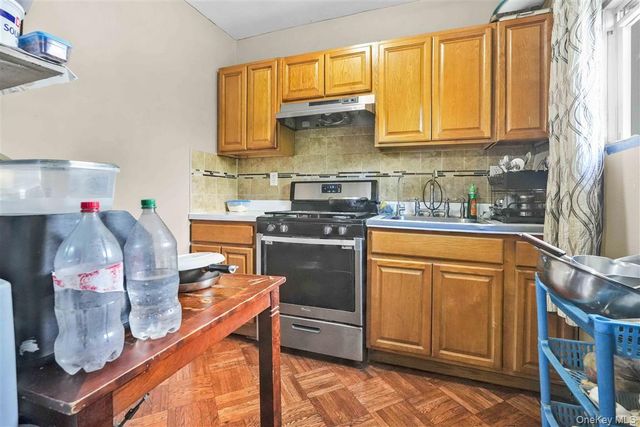 86-16 120th Street, Richmond Hill, NY 11418