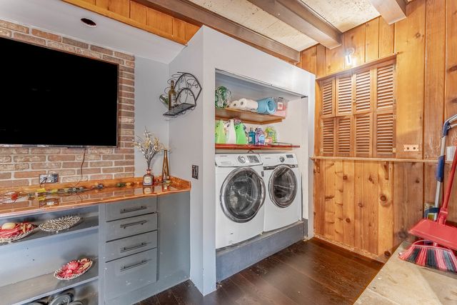 1910 N 74th Avenue, Elmwood Park, IL 60707