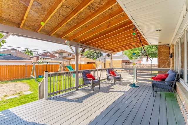 1910 N 74th Avenue, Elmwood Park, IL 60707