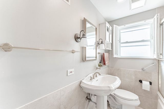 1910 N 74th Avenue, Elmwood Park, IL 60707