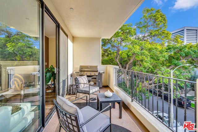 1530 Camden Avenue 304, Los Angeles, CA 90025