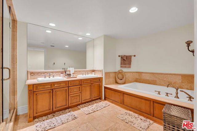 1530 Camden Avenue 304, Los Angeles, CA 90025