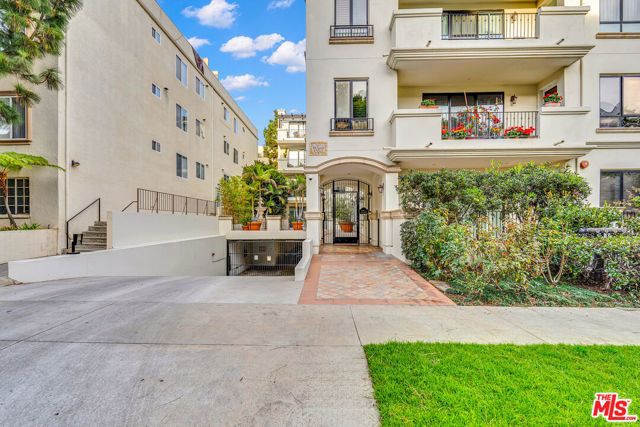 1530 Camden Avenue 304, Los Angeles, CA 90025