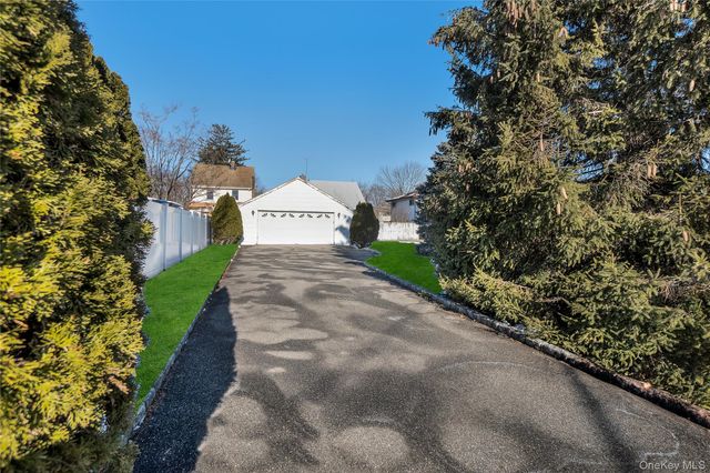 212 Newbridge Road, Levittown, NY 11801