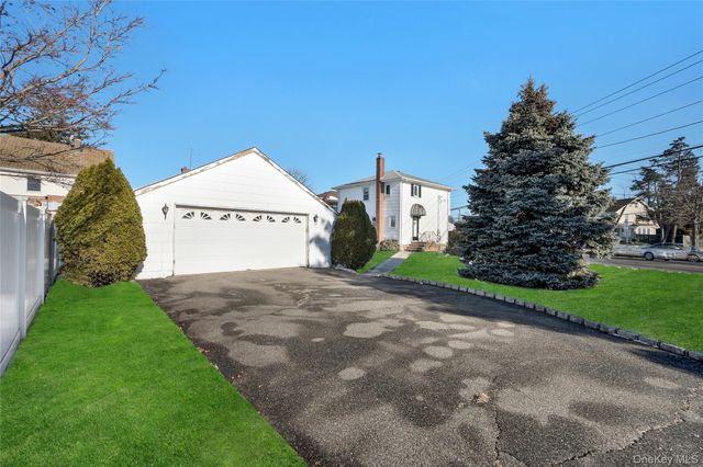 212 Newbridge Road, Levittown, NY 11801