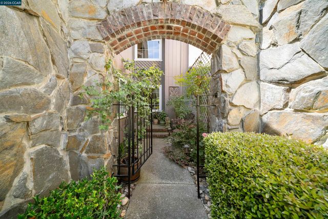 525 Silver Oak Ln, Danville, CA 94506