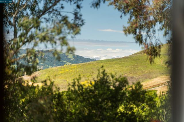 525 Silver Oak Ln, Danville, CA 94506