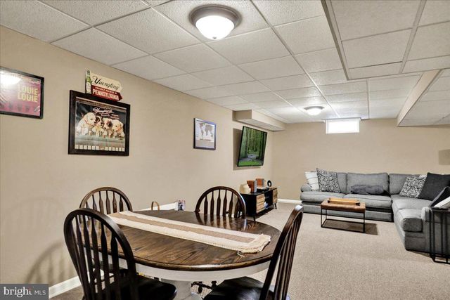 25 WHITEPINE GULCH, Reading, PA 19607