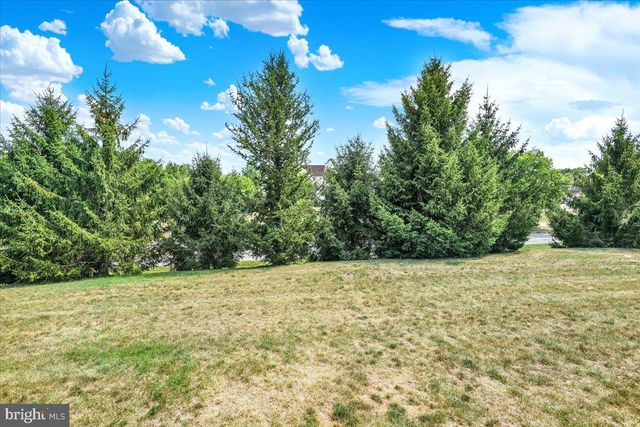 25 WHITEPINE GULCH, Reading, PA 19607