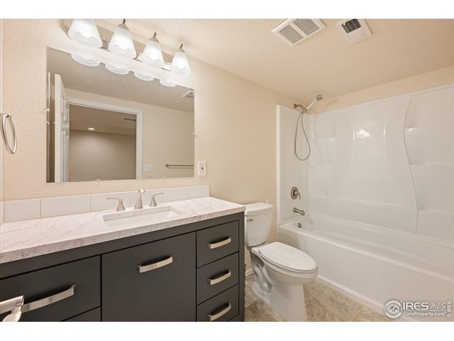 1195 W 50th St, Loveland, CO 80538