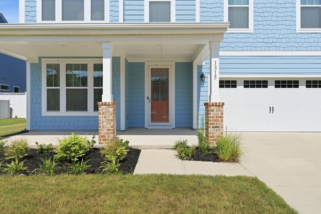 1315 Homecoming Boulevard, Ravenel, SC 29470
