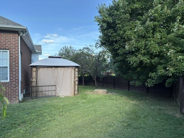 127 Iroquois Dr, White House, TN 37188