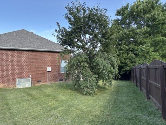 127 Iroquois Dr, White House, TN 37188