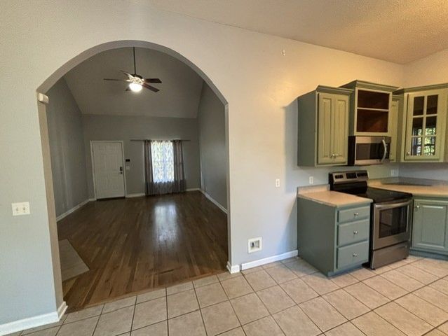 127 Iroquois Dr, White House, TN 37188